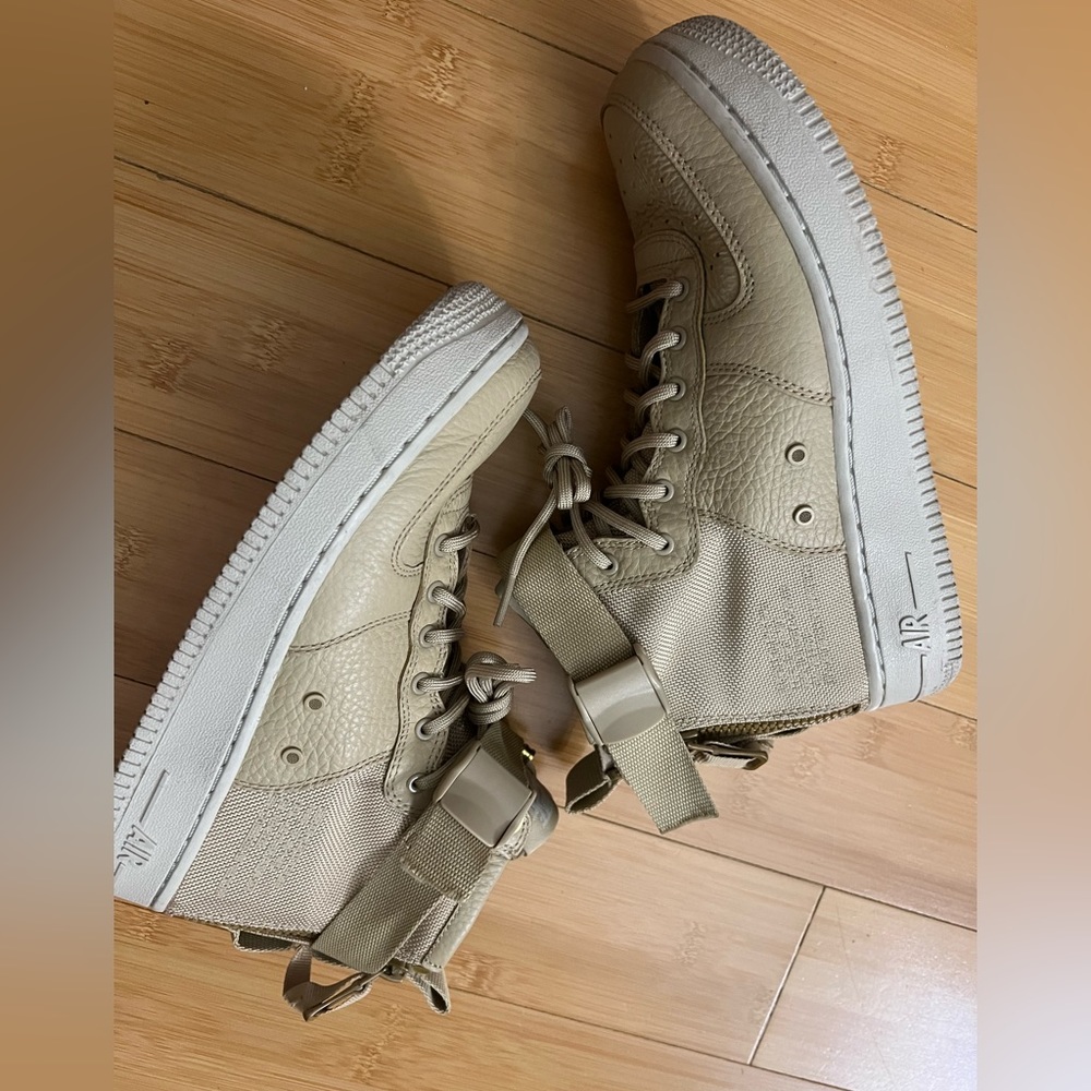 NIKE SF AIR FORCE 1 MIDS GS 5.5Y / 7W